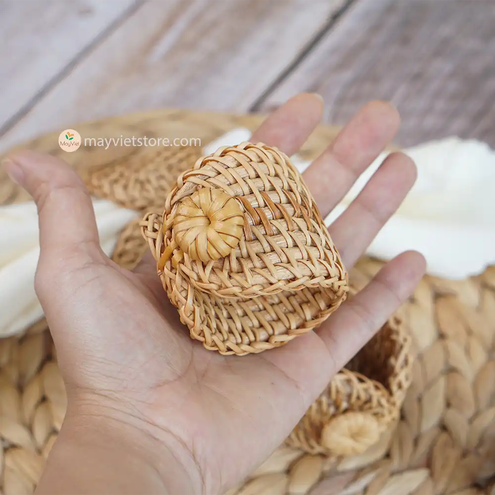 Made from natural rattan, this strainer offers a unique and boho-inspired touch to your tea rituals. This tea strainer is designed to be used with loose tea leaves. It helps separate the leaves from the liquid, allowing you to enjoy a smooth and flavorful cup of tea. The strainer effectively filters out any residue, ensuring a clean and enjoyable tea-drinking experience.