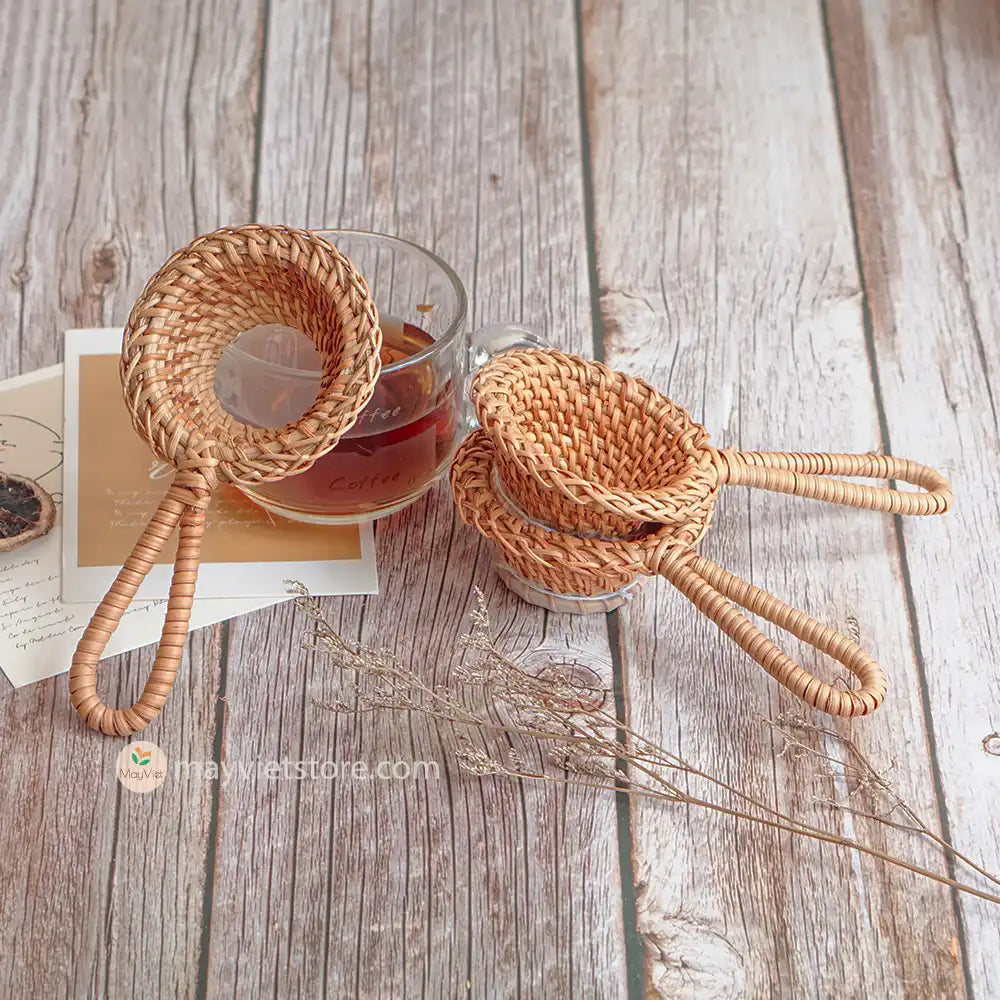 Made from natural rattan, this strainer offers a unique and boho-inspired touch to your tea rituals. This tea strainer is designed to be used with loose tea leaves. It helps separate the leaves from the liquid, allowing you to enjoy a smooth and flavorful cup of tea. The strainer effectively filters out any residue, ensuring a clean and enjoyable tea-drinking experience.