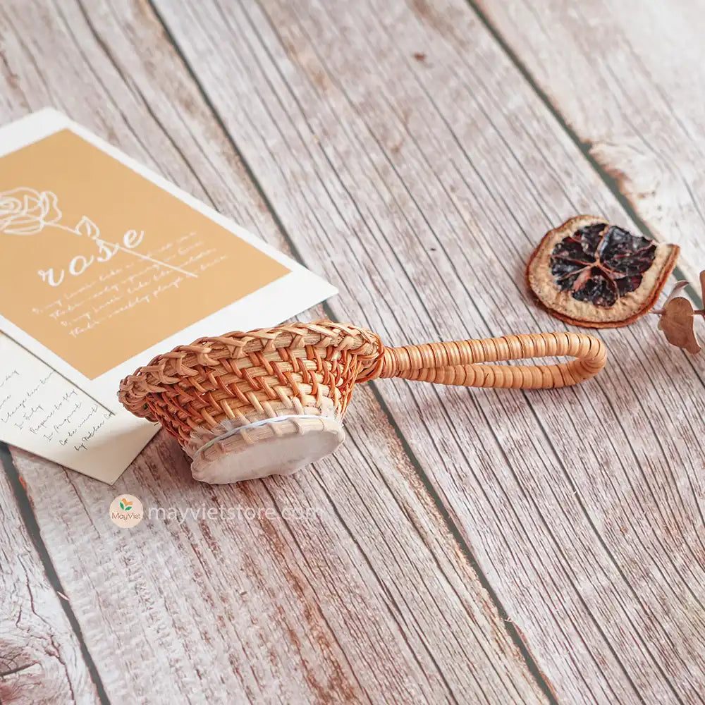Made from natural rattan, this strainer offers a unique and boho-inspired touch to your tea rituals. This tea strainer is designed to be used with loose tea leaves. It helps separate the leaves from the liquid, allowing you to enjoy a smooth and flavorful cup of tea. The strainer effectively filters out any residue, ensuring a clean and enjoyable tea-drinking experience.