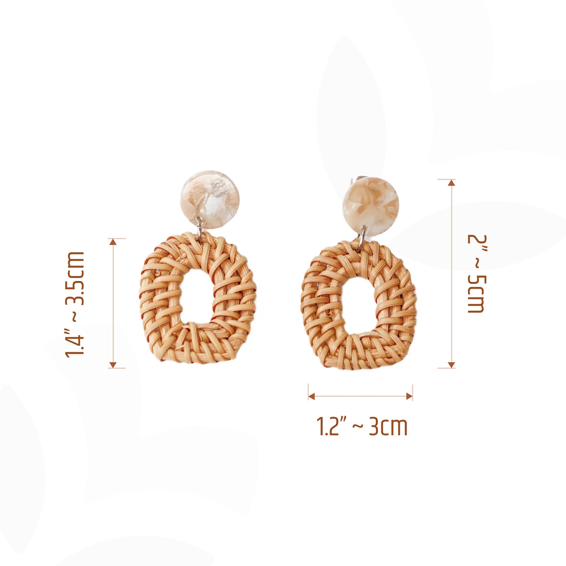 The Mayvietstore Window Shape Rattan Earrings are distinguished by their exceptional window-like design, showcasing natural rattan at their core. What sets them apart is the addition of a lustrous epoxy detail, which not only enhances their aesthetics but also provides a touch of modern sophistication.